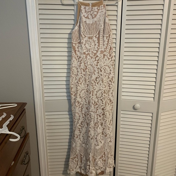 Jarlo Ariel Maxi Dress - Picture 3 of 4